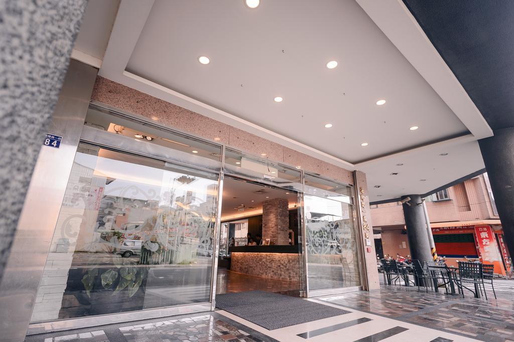 Waugh Den Business Hotel Taichung Exterior foto