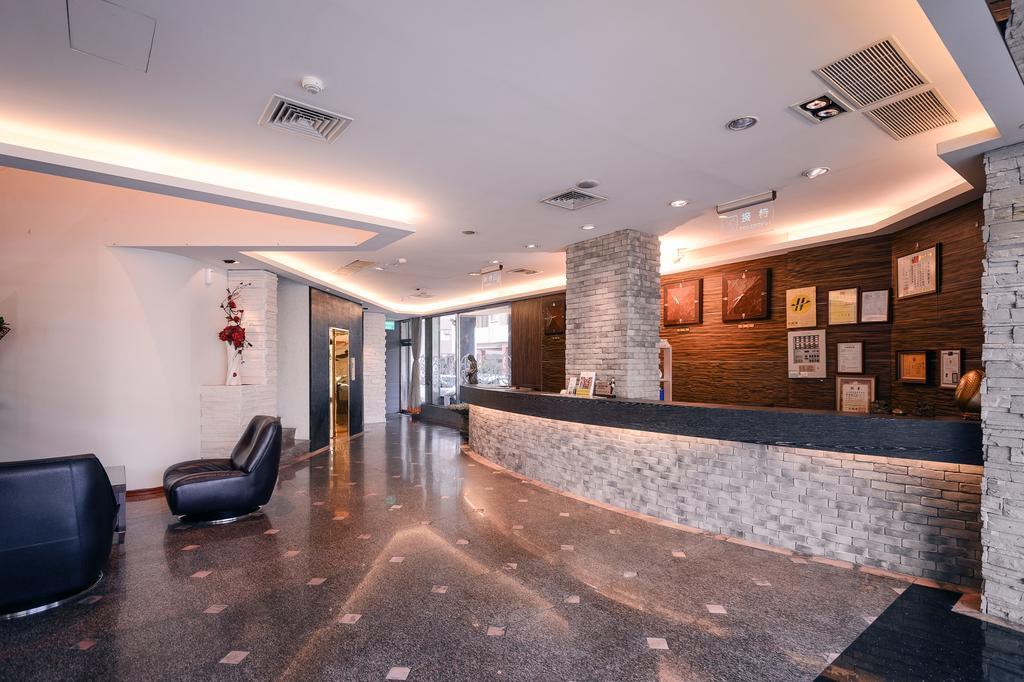 Waugh Den Business Hotel Taichung Exterior foto