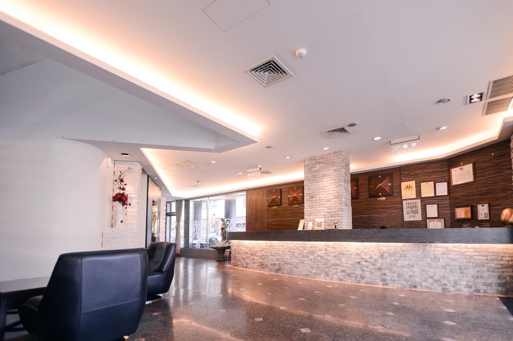 Waugh Den Business Hotel Taichung Exterior foto